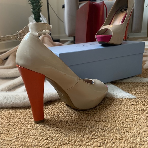 Guess Colorblock Platform Heels - Picture 3 of 4